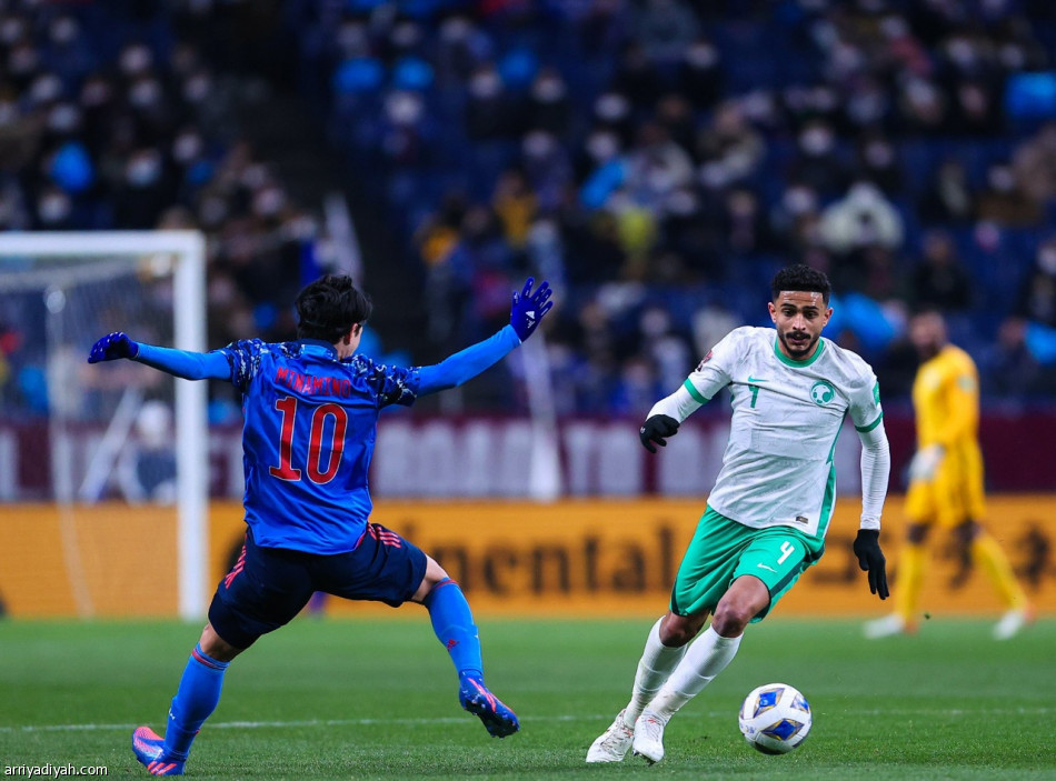 الأخضر يتلقى الخسارة الأولى.. ويستمر في الصدارة