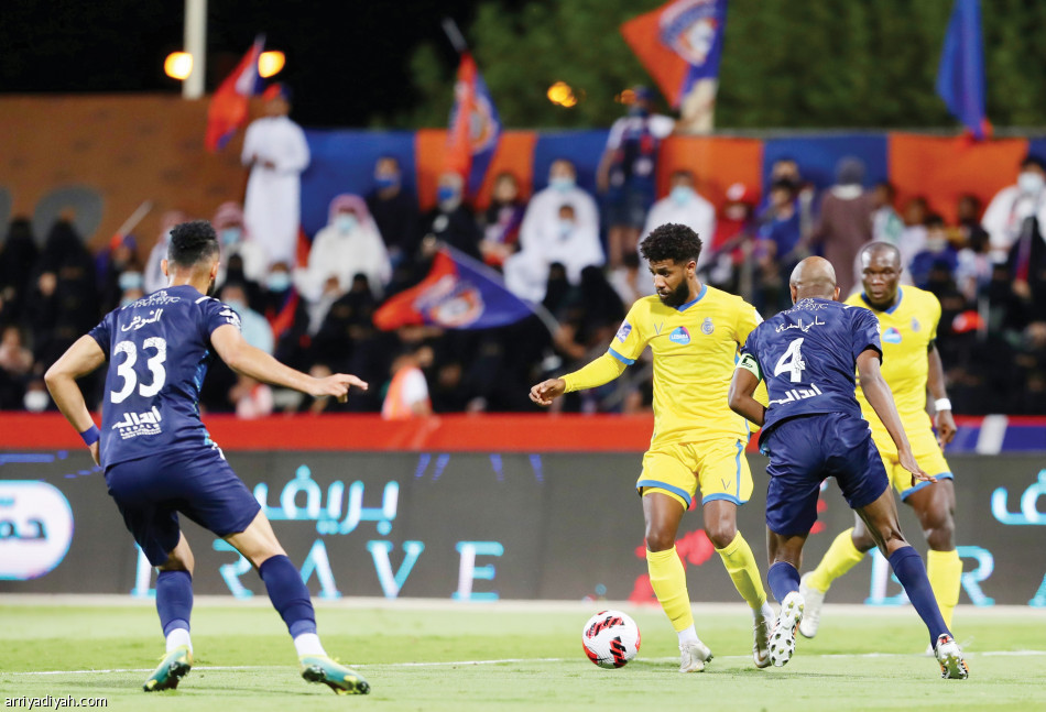 الرأسية الأولى 
تزيد أوجاع النصر