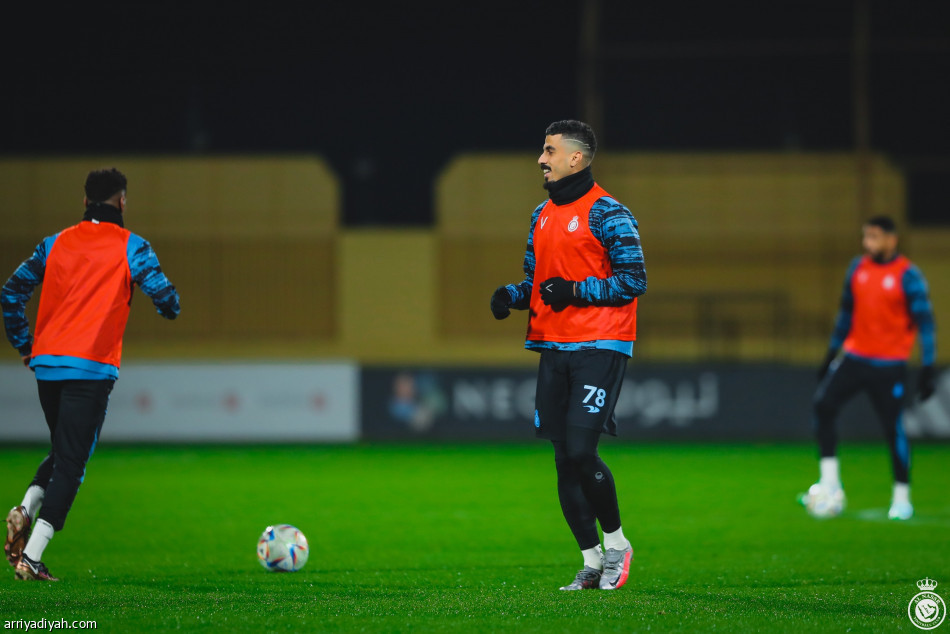 جارسيا يضع لمسات النصر لموقعة الشباب