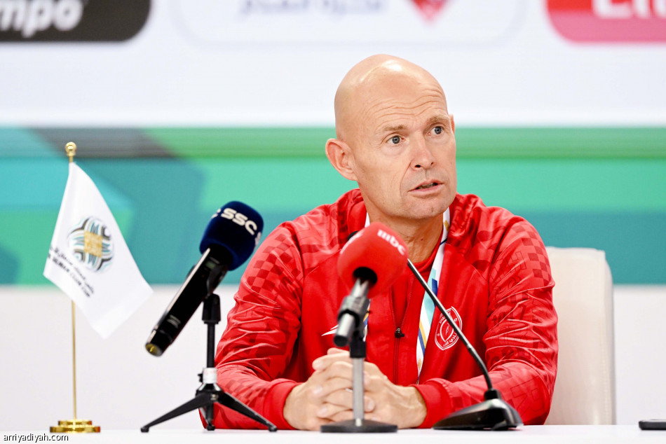 كويلار يرسم 
مخطط الشباب