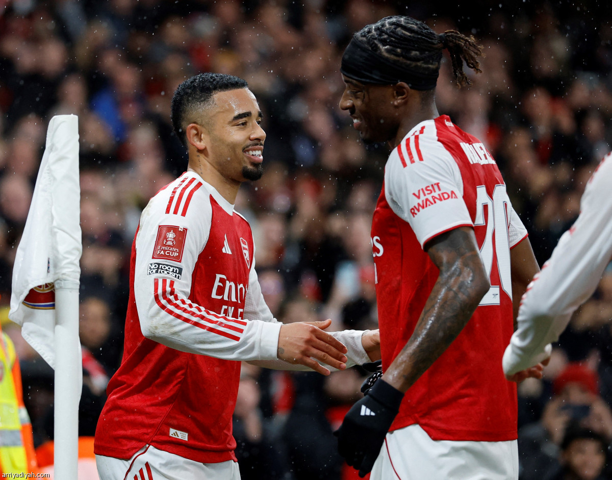 أرسنال يعبر