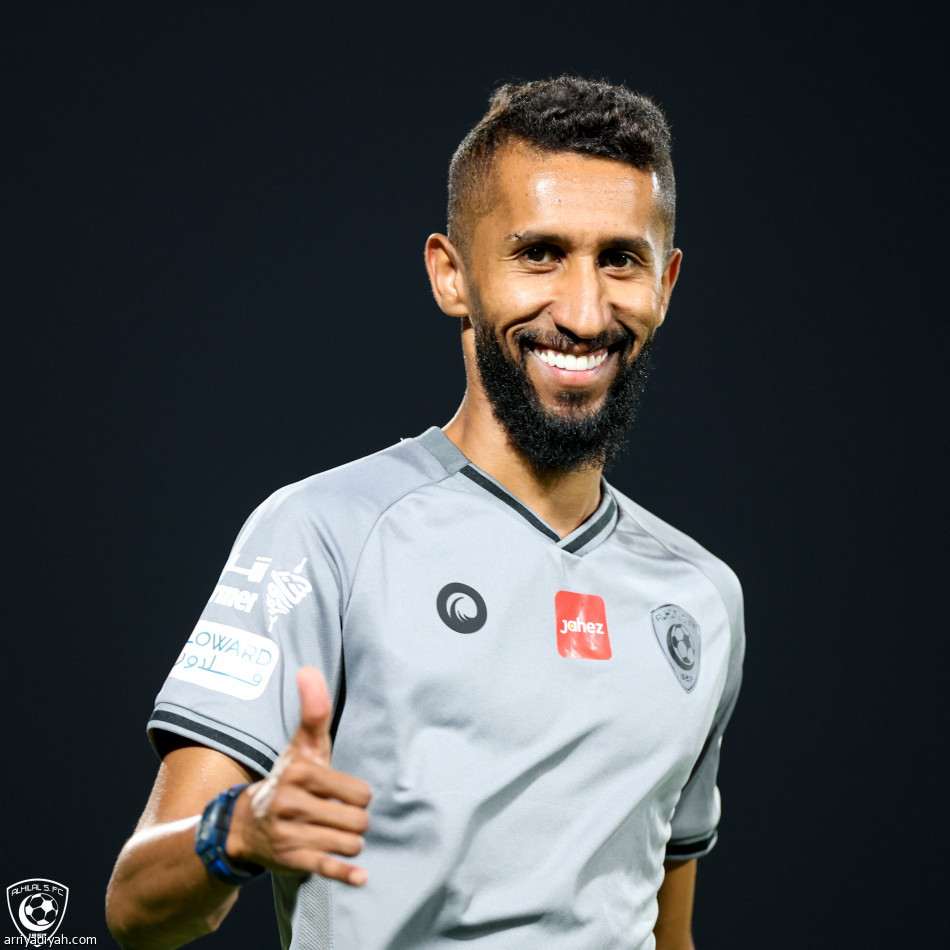 الهلال.. الفرج يلامس الكرة.. وميشيل يواصل العلاج
