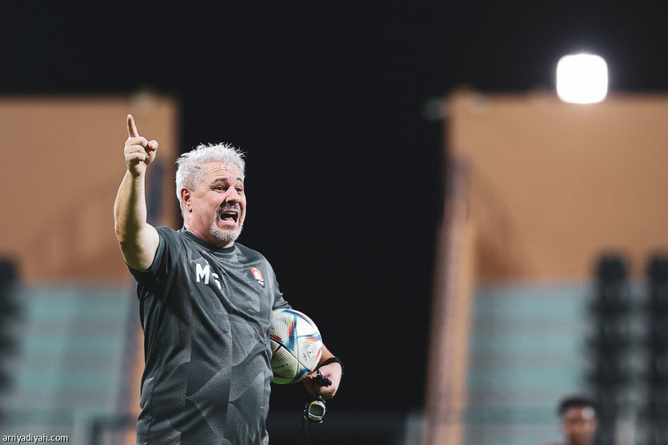 الرائد يخسر تافاريس أمام الطائي