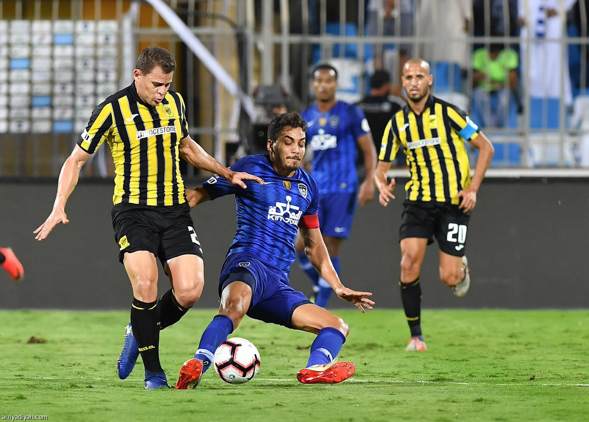 الهلال يطارد النصر
