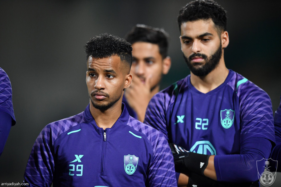 الأهلي يعود بعد تجربة الطائي