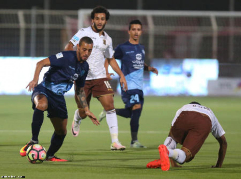 الإتحاد يعبر الباطن إلى نصف النهائي وينتظر الفائز من لقاء هجر والأهلي