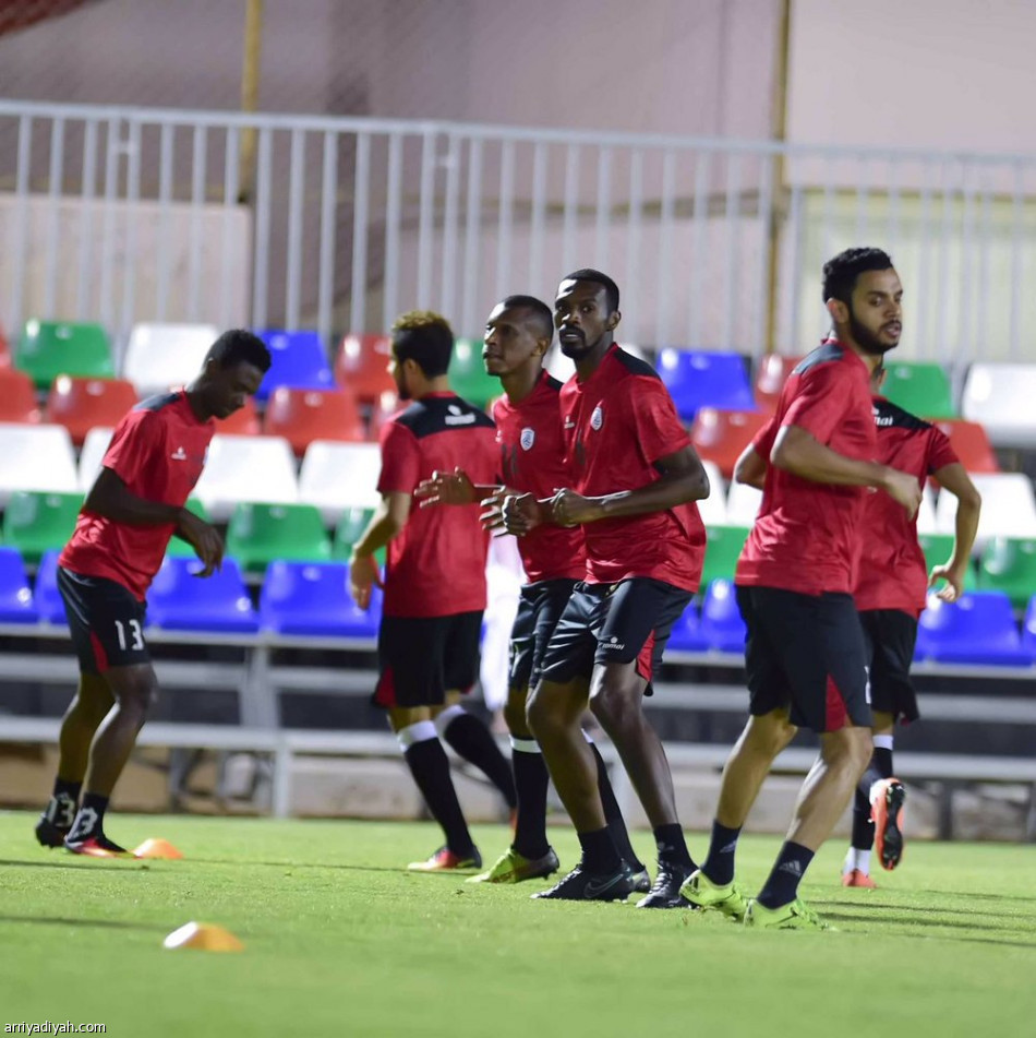 الملعب الرديف يجهز الشباب للفتح .. والجابر يعقد مؤتمرا صحفيا