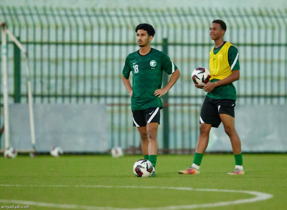 أخضر الناشئين ينطلق بمواجهة مصر