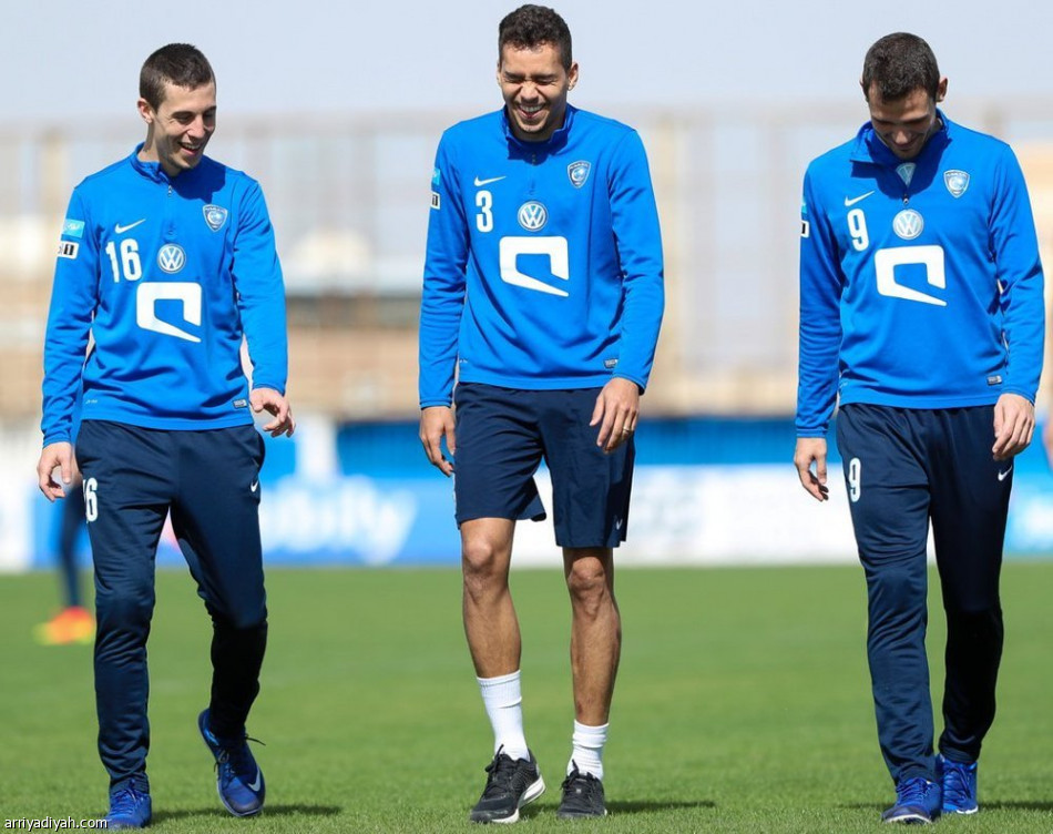الهلال يرفض الراحة استعداداً لبيروزي