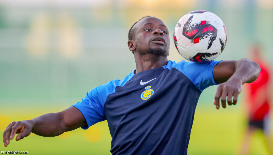 اختبارات 
تحسم مشاركة العويس