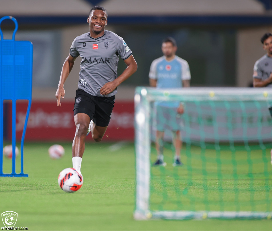 الهلال يناور قبل موقعة الفيصلي