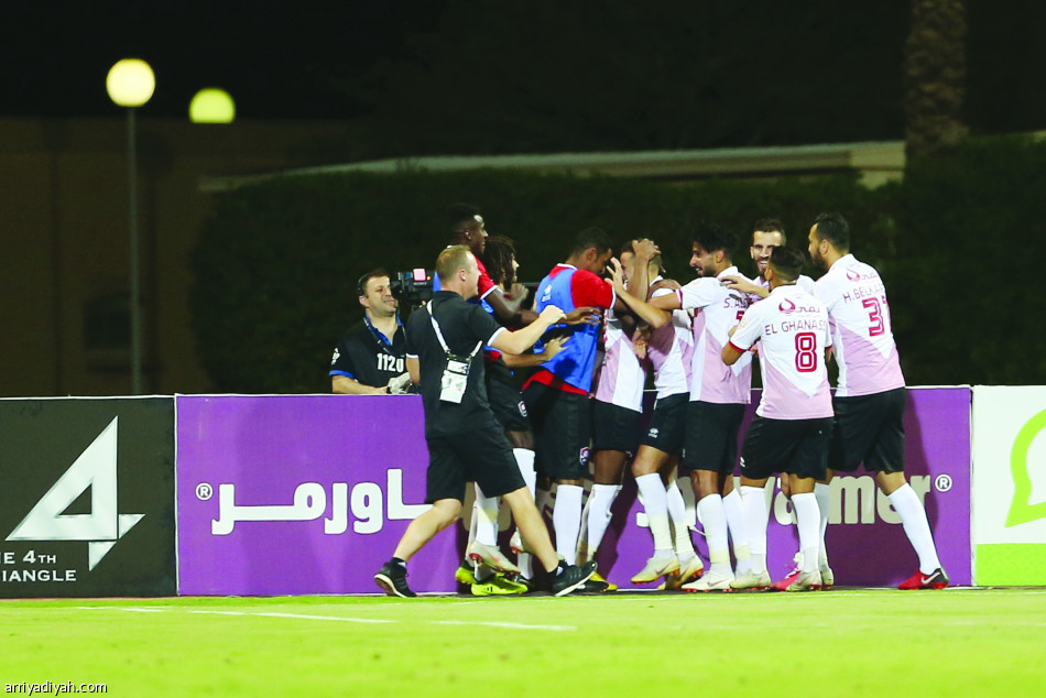 الرائد
يفطر بثلاثية الفيحاء