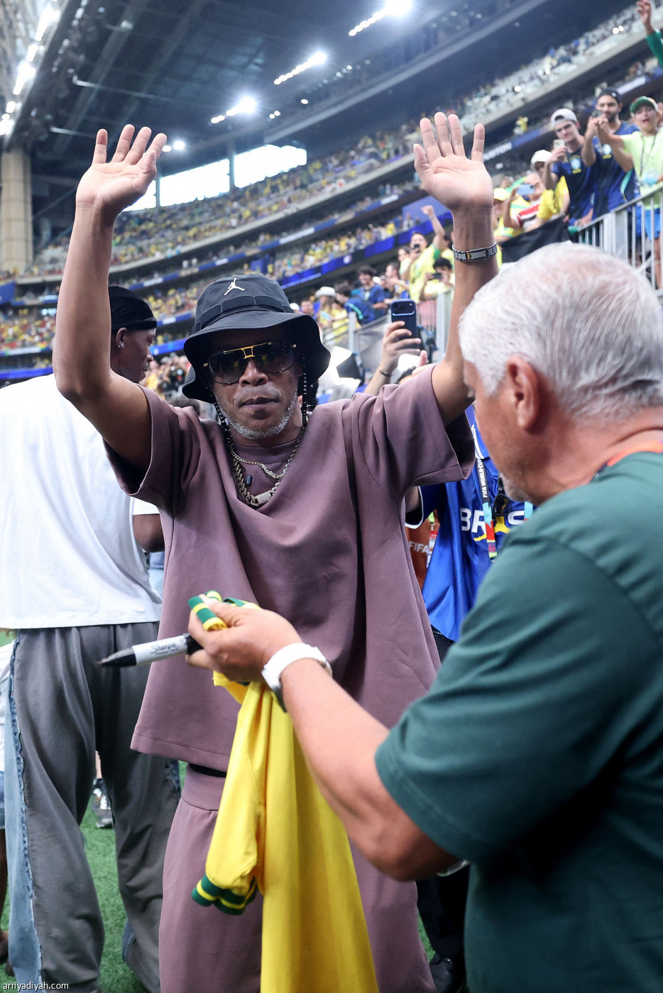 حضور رونالدينيو