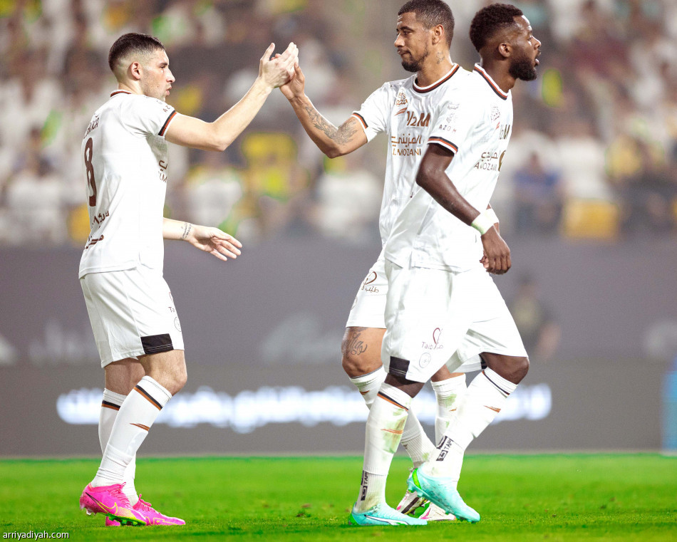 النصر
يبصم على «السابعة»