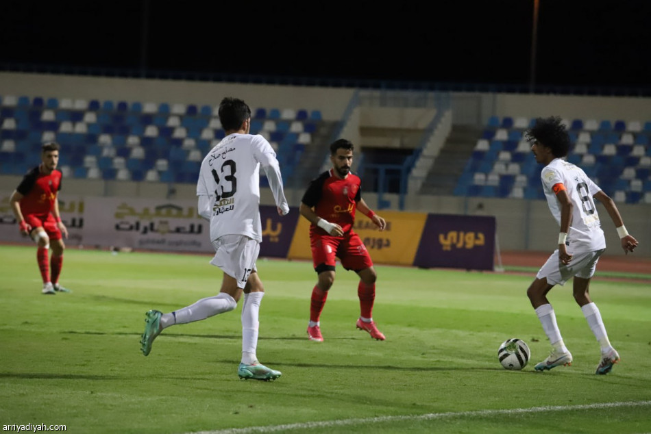 الأخدود ينتزع صدارة «يلو».. ويحتفل بالصعود