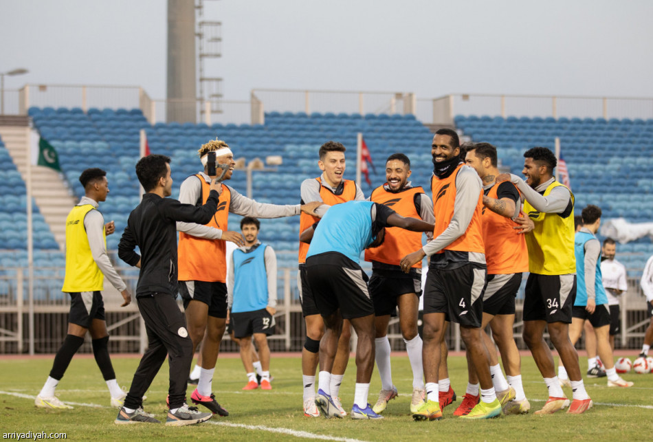 الشباب يتدرب 120 دقيقة