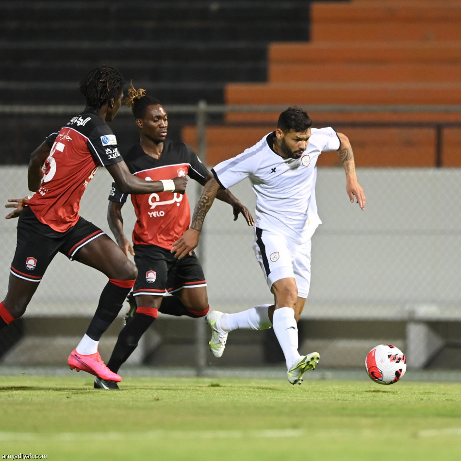 الشباب يكسب تجربة الرائد بثنائية إيجالو