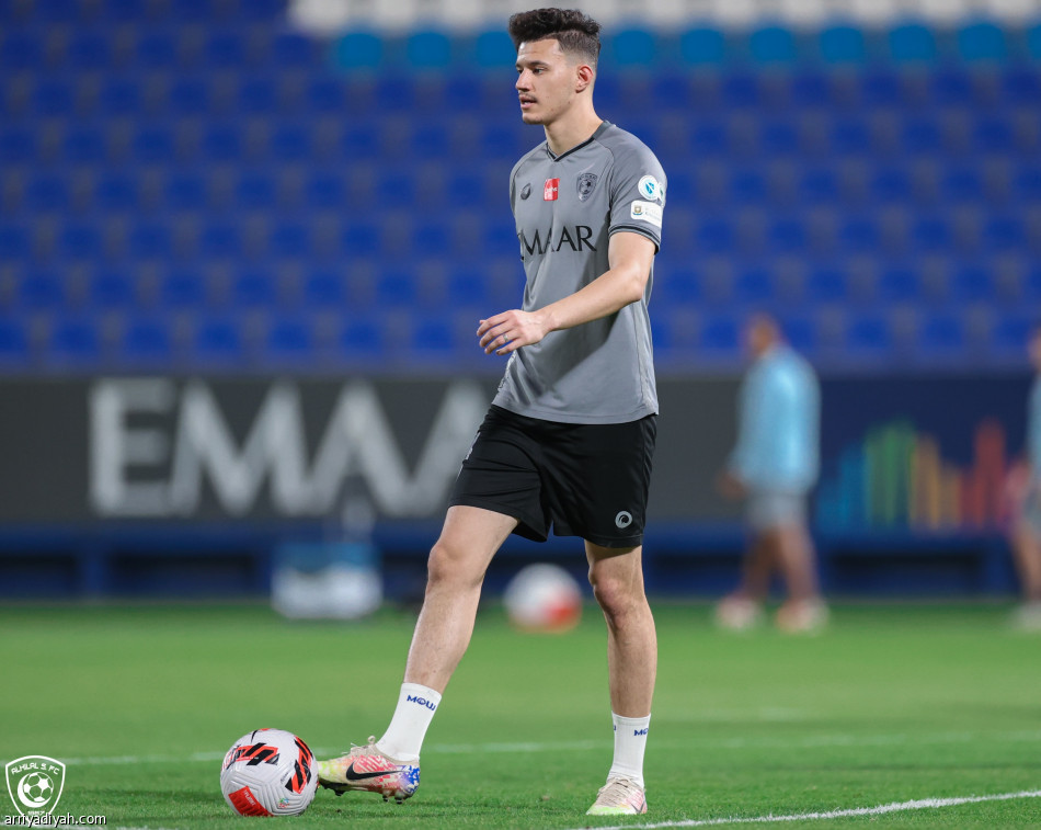 الهلال يناور قبل موقعة الفيصلي