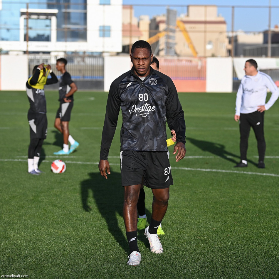 الشباب.. شاموسكا يركز على اللياقة