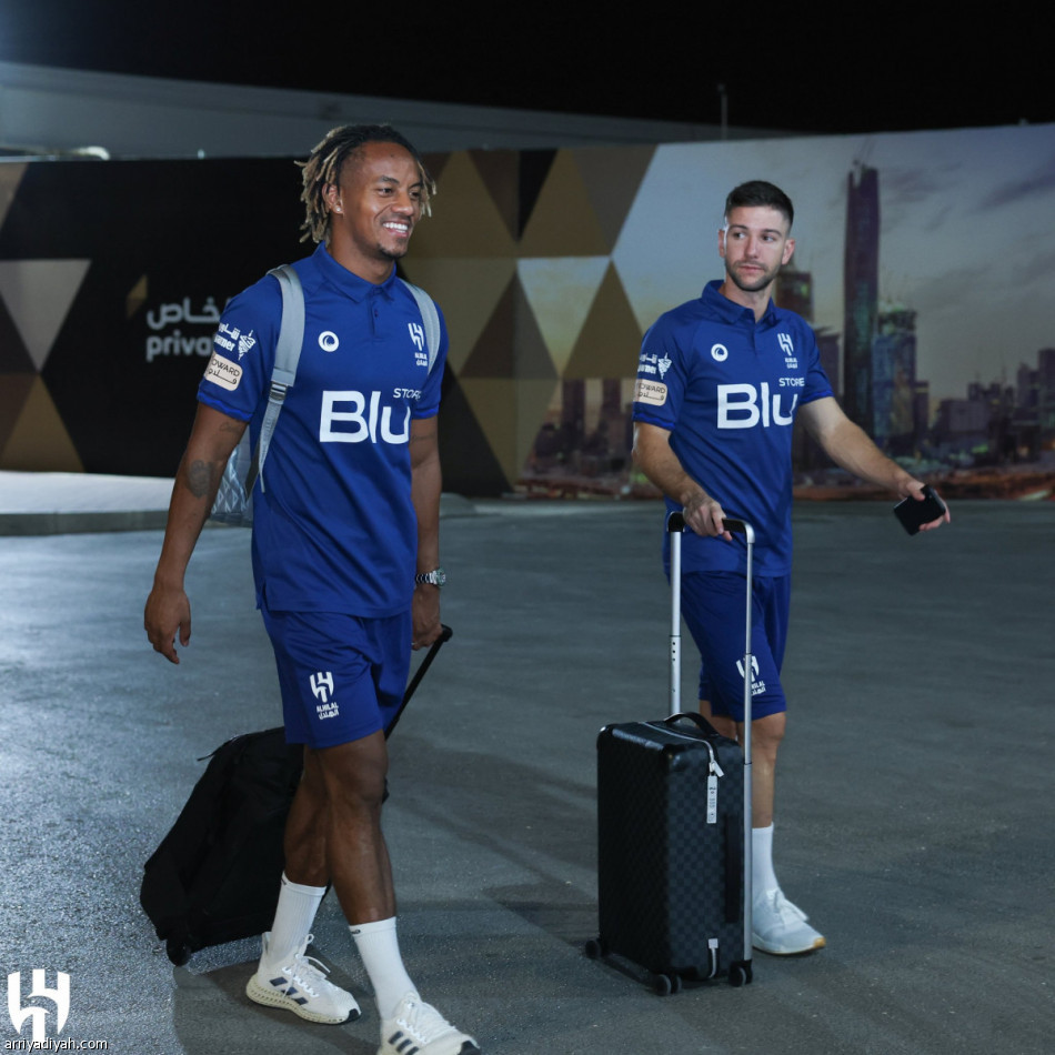 الهلال يناور ويغادر إلى  قطر