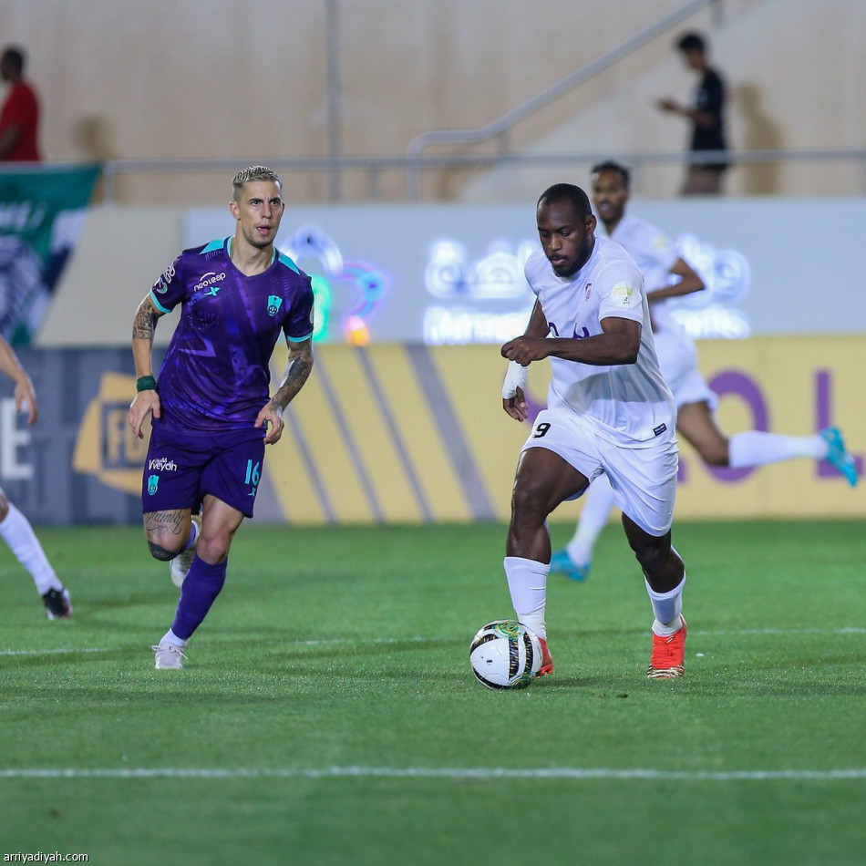 ثلاثية الساحل تقرب الأهلي من «روشن»