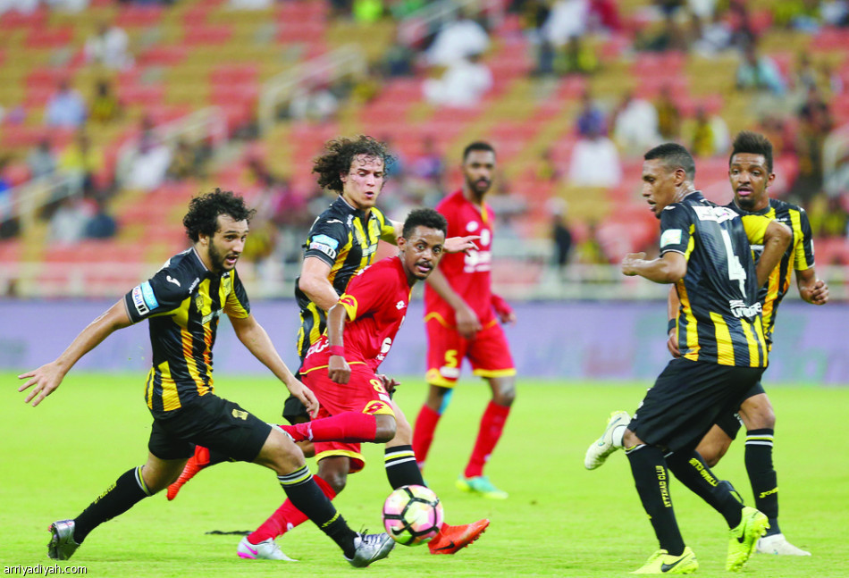 الاتحاد يجمد القادسية برباعية