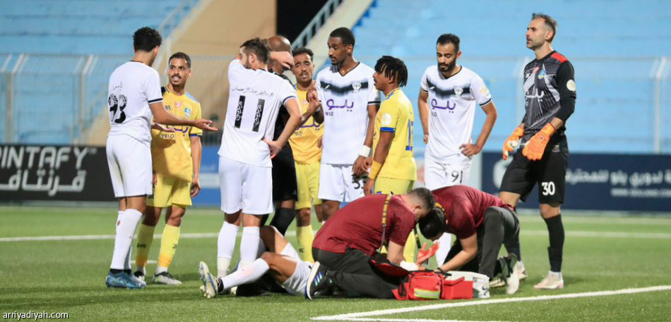 قبل «الديربي»..
غرز الرأس تهدد أدريانو