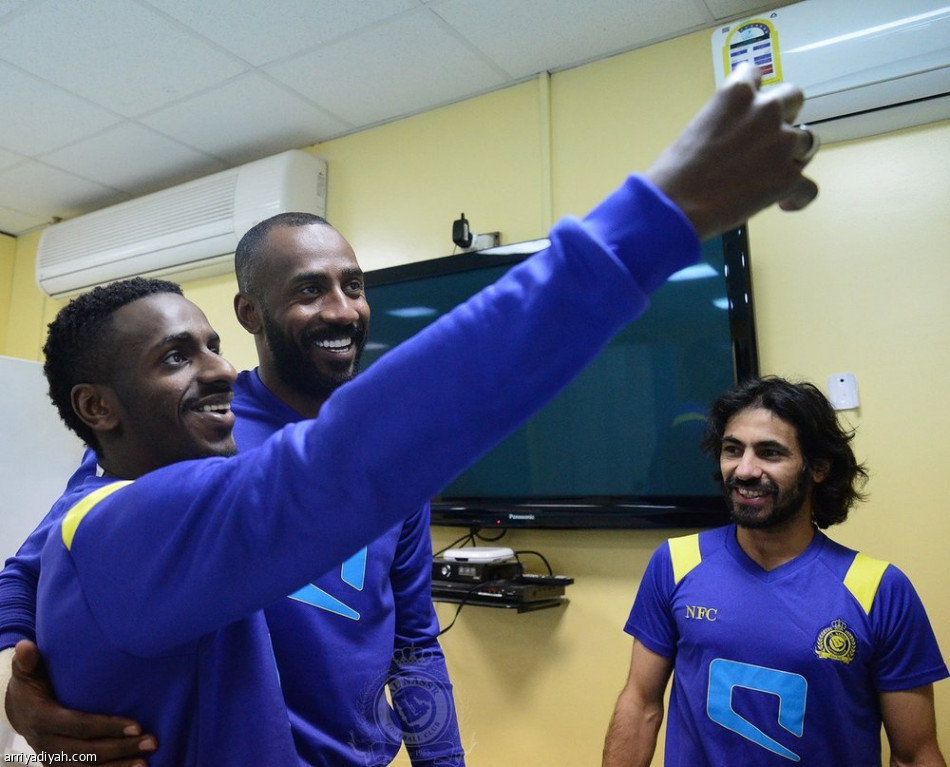 وسط أجواء احتفالية.. النصراويون يستقبلون وليد عبدالله