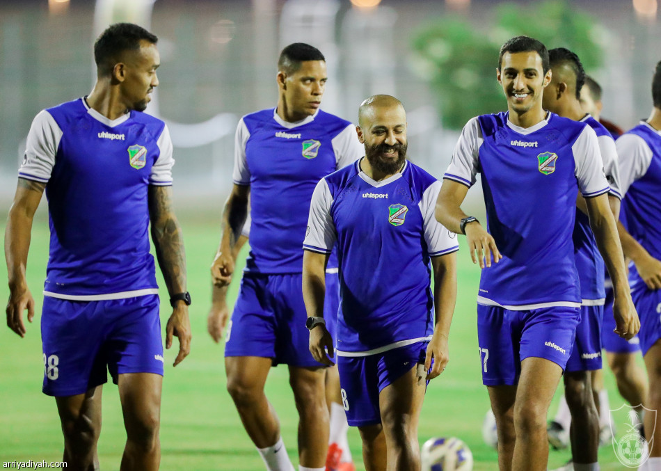 هاسي يكثف جرعات الأهلي قبل السالمية