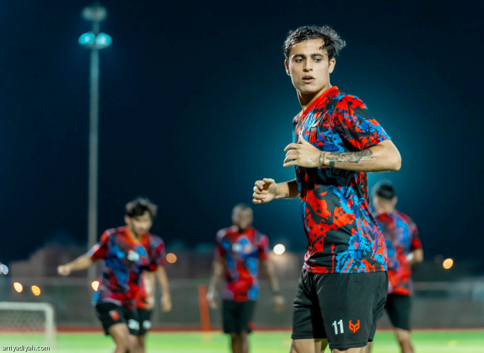 بايش مهاجم الرياض: الاتحاد بطل الدوري