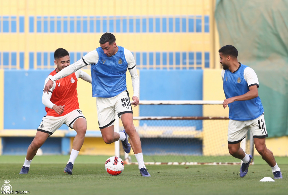 النصر يتأهب للاتفاق بمناورة