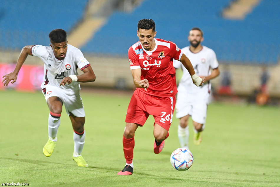 أسقط الفرسان.. 
الرائد يعيد ذكرى 2016