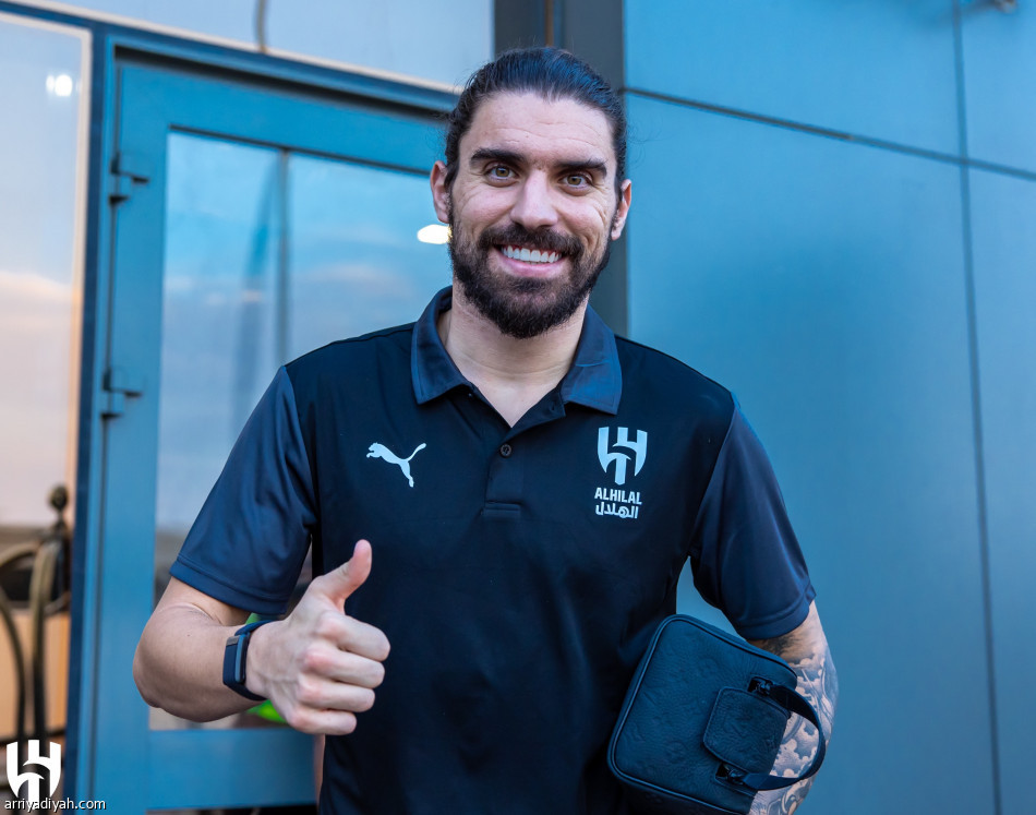 إصابة الركبة تبعد سافيتش عن الهلال.. وجيسوس يعتمد الخماسي