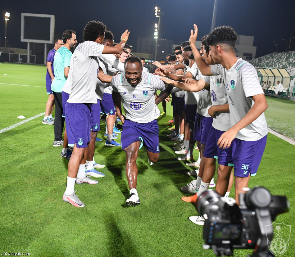 الأهلي.. هاسي يجتمع بالثلاثي الجديد