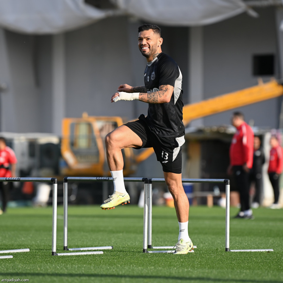 شراحيلي يلتحق بتدريبات الشباب