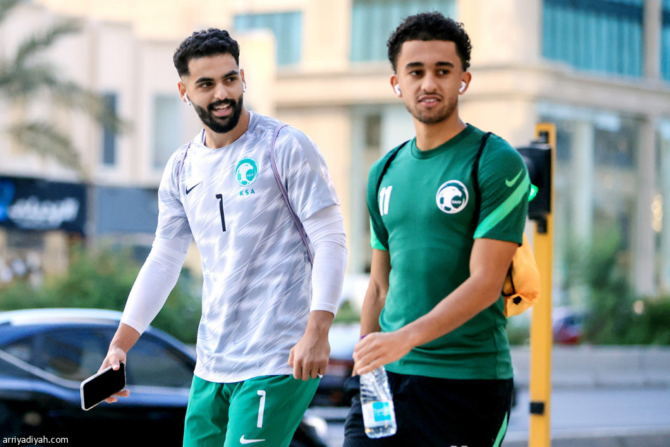 الأخضر
يستعيد مران