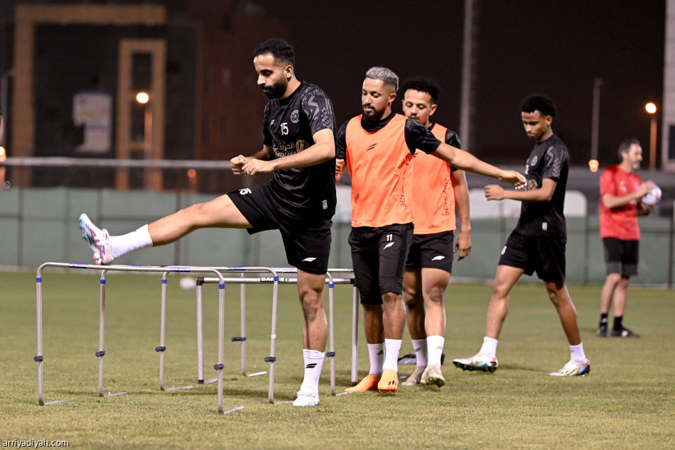 مورينو يعتمد خطة الشباب أمام ضمك