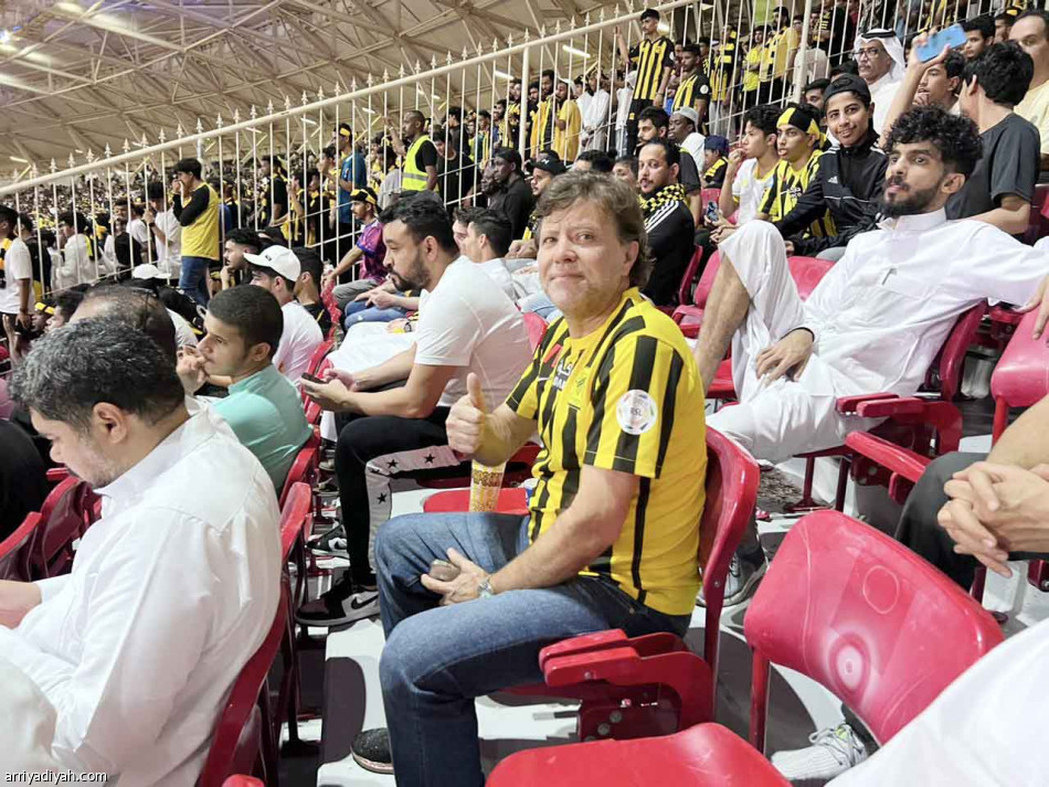 بالوحدة..
المتصدر يكرر الخمسة