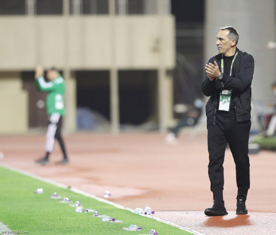 المرة الثالثة.. 
الفتح ينتصر بالأربعة