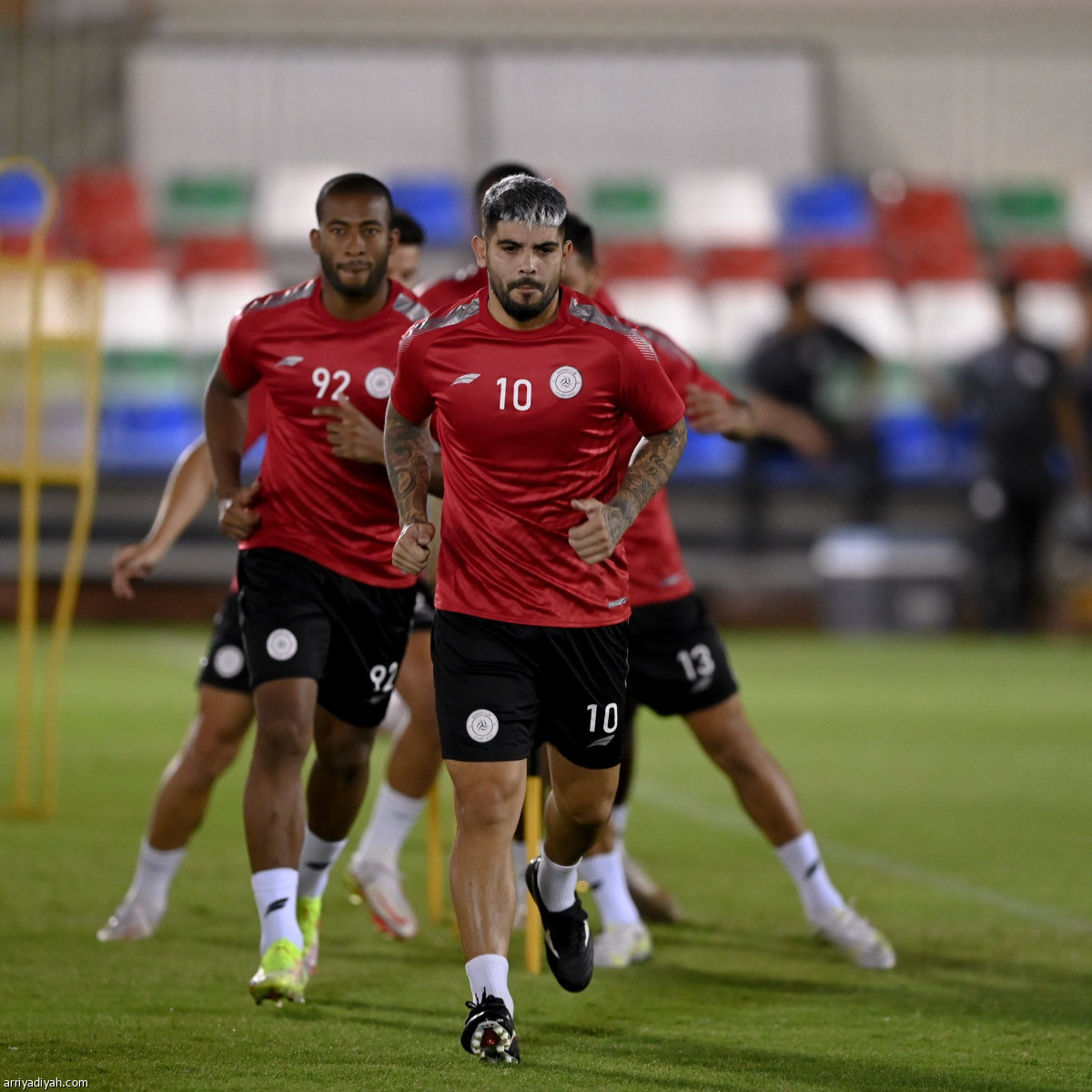 الشباب.. تأهب ومناورة