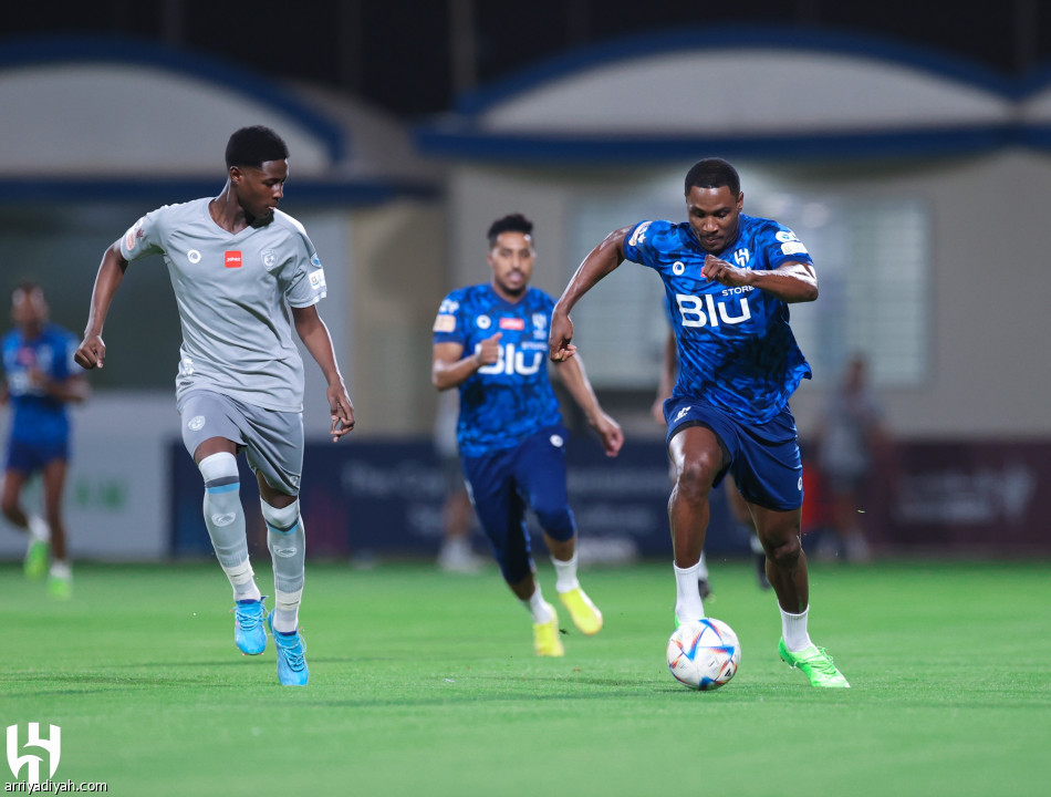 الهلال.. مناورة تعيد ميشيل والفرج