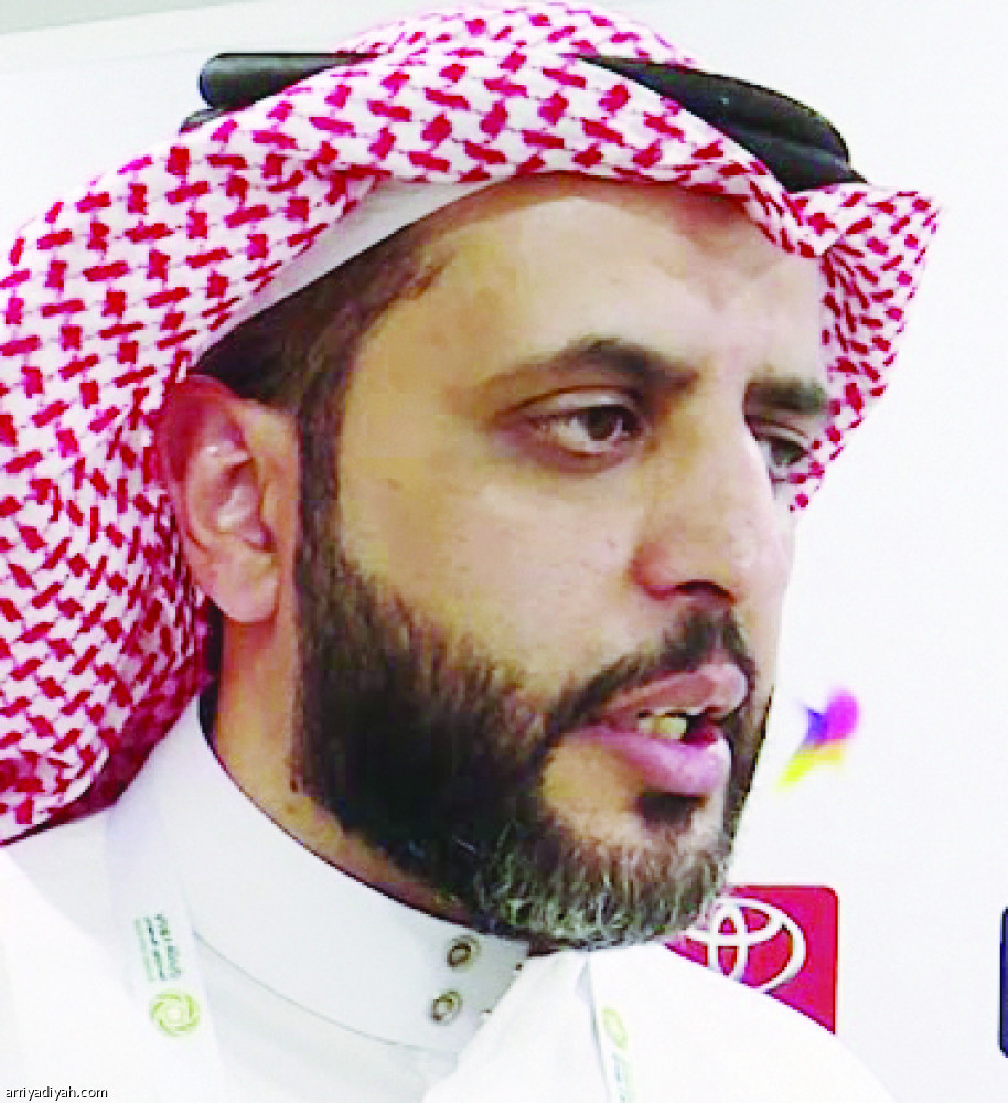 العقيل يواجه كارينيو.. ويبحث عن أجانب