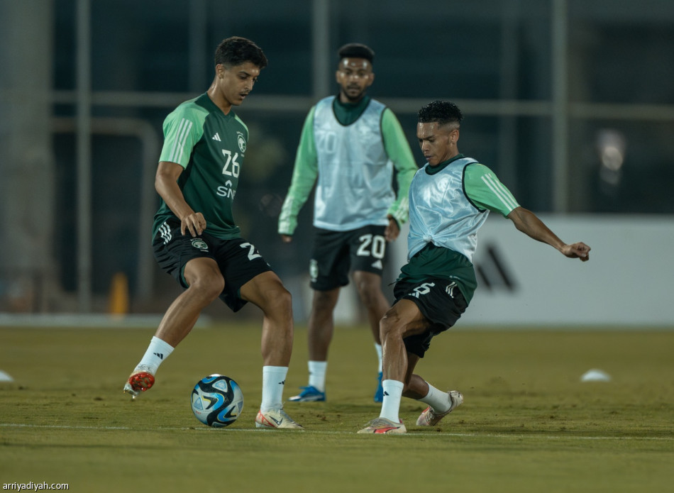 الأخضر يناور.. وتمبكتي يغيب