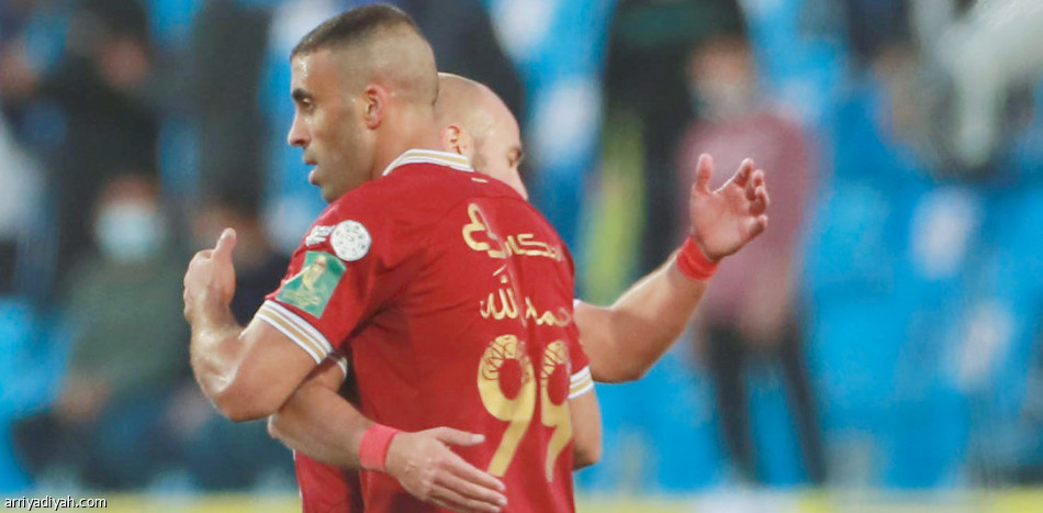 على طريقة الفتح
الاتحاد يبلغ الأربعة