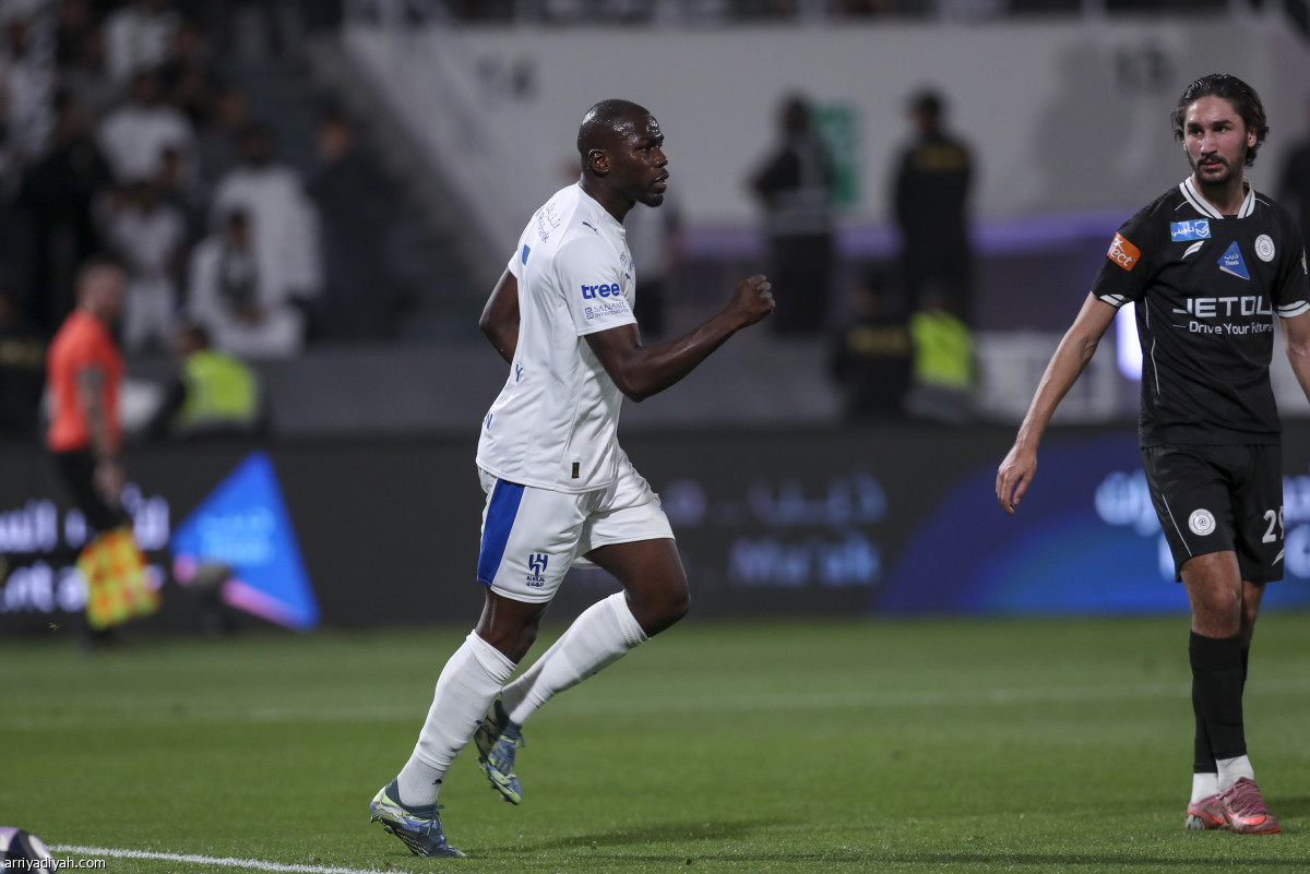 عاصفة زرقاء