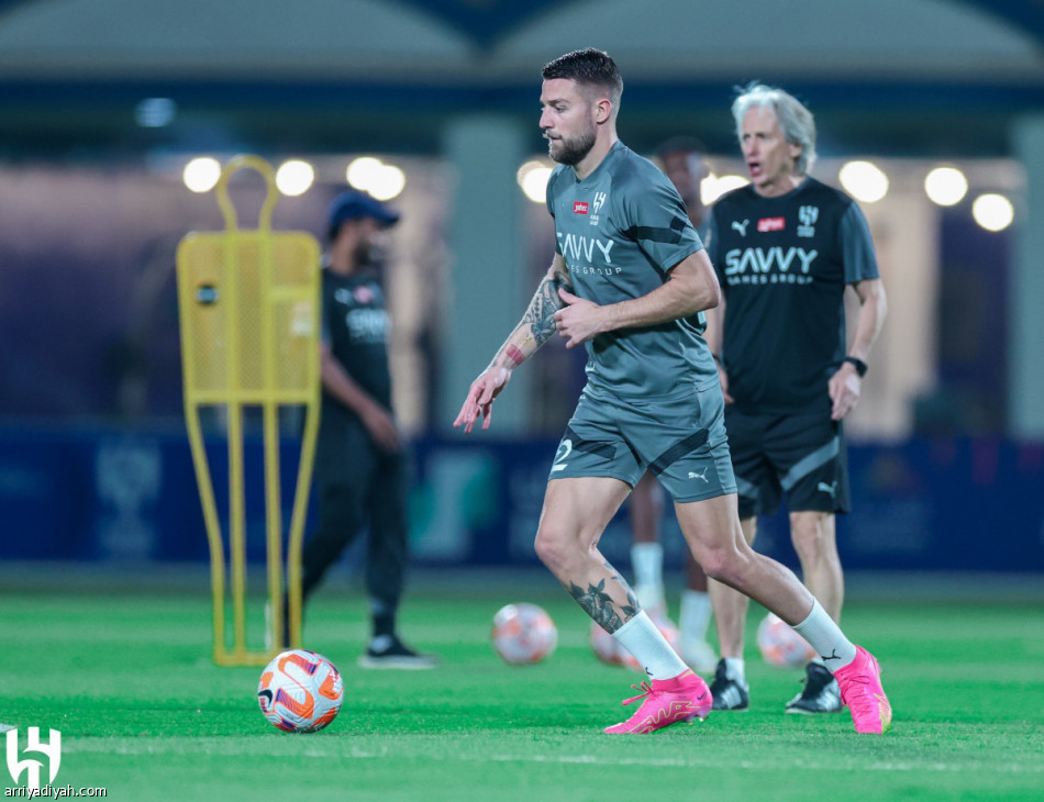 الهلال.. إنفلونزا حادة تغيب نيفير والمالكي