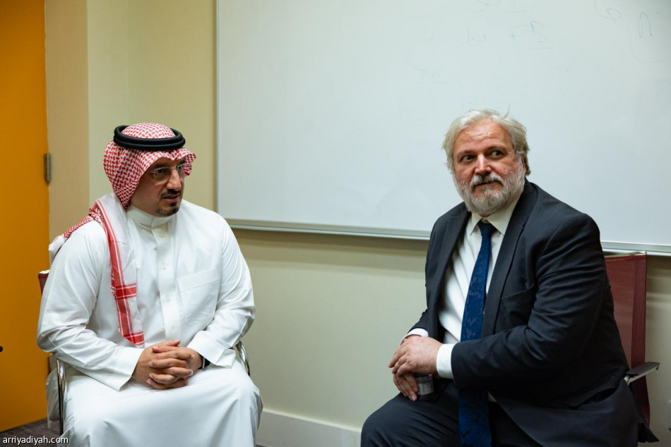 سفير صربيا يزور الأخضر