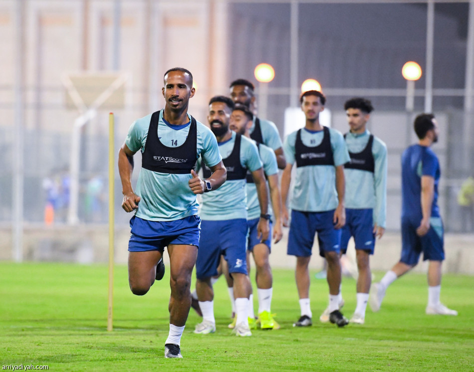 دونيس يرسم خطة الخليج