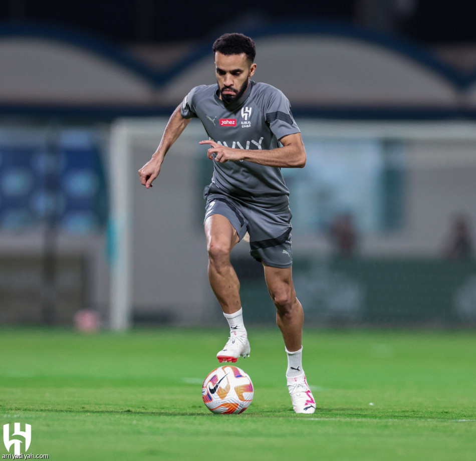 الهلال يعود.. ويفتح ملف الأهلي