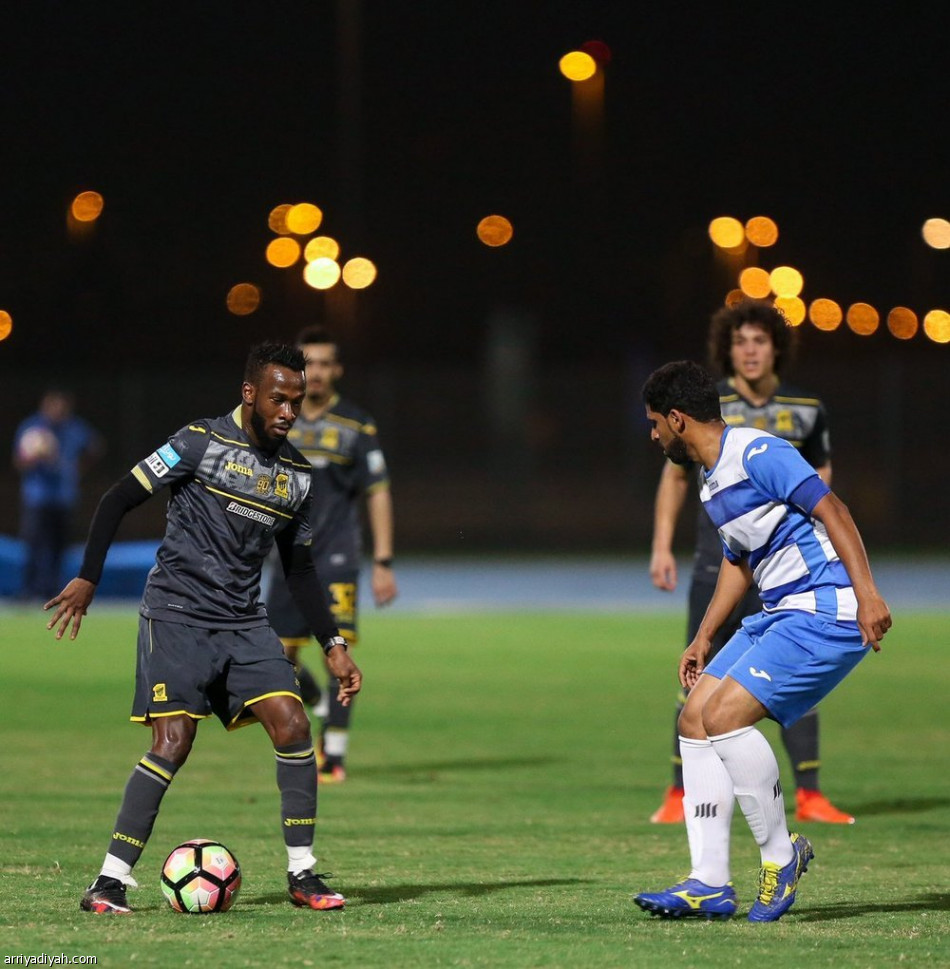 الاتحاد يجتاز جدة بثلاثية العكايشي وكهربا